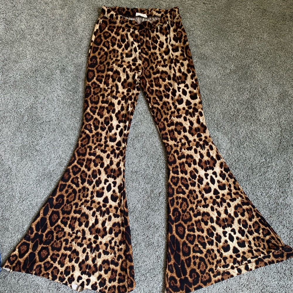 Cute legging flares size Small 4/6 in women’s.